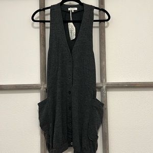 NEW Mystree sleeveless grey cardigan (small)